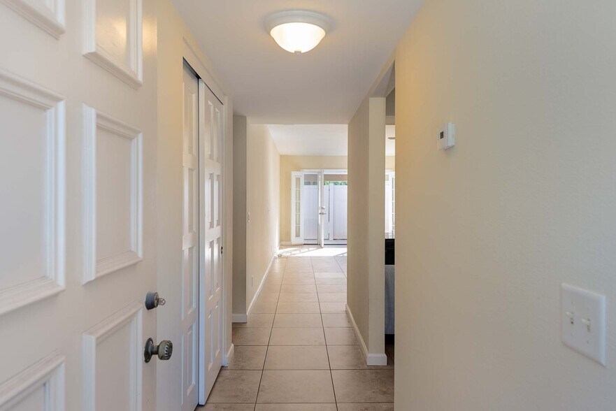 Building Photo - 69725 Encanto Ct