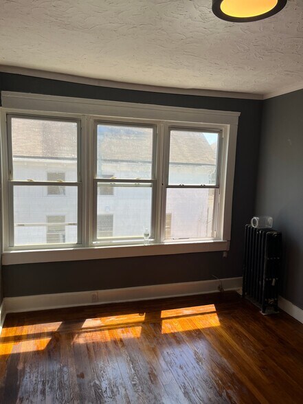Building Photo - 85 Pekin St