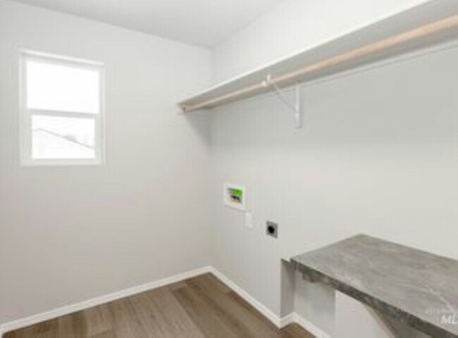 Building Photo - 672 S Blackfoot