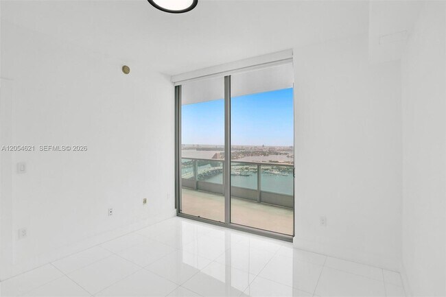 Building Photo - 900 Biscayne Blvd