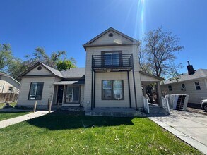 Building Photo - 128 Vidas Ave