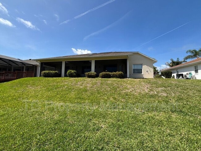 Building Photo - 20 Clarendon Ct N