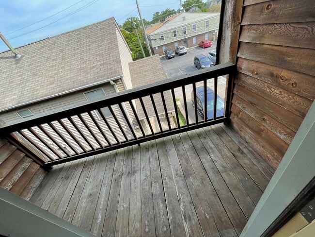 Building Photo - OSU Gateway 3 bedroom 1 1/2 bath 3 level t...