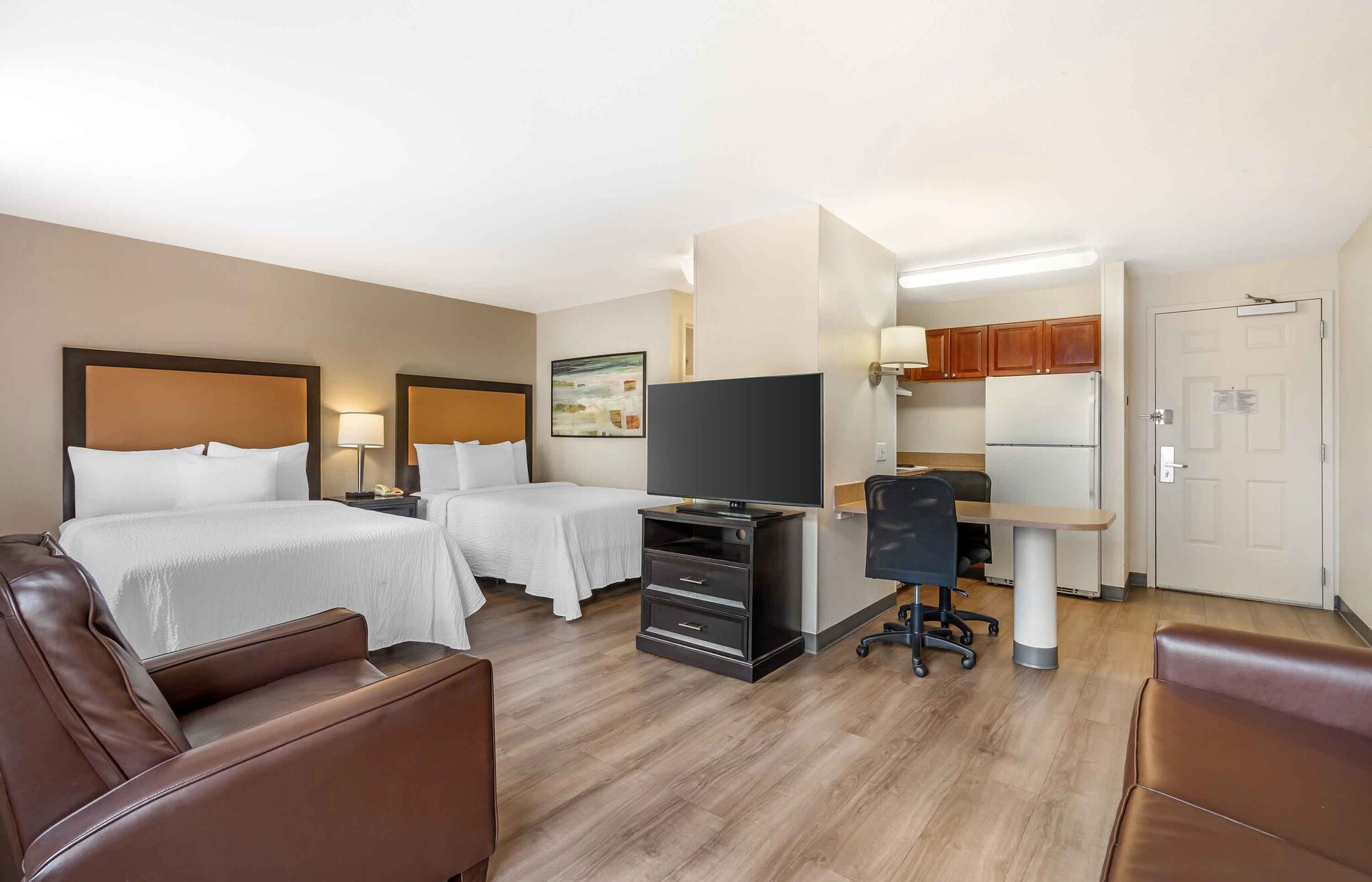 Building Photo - Furnished Studio-Tampa - Airport - N. Westshore Blvd.