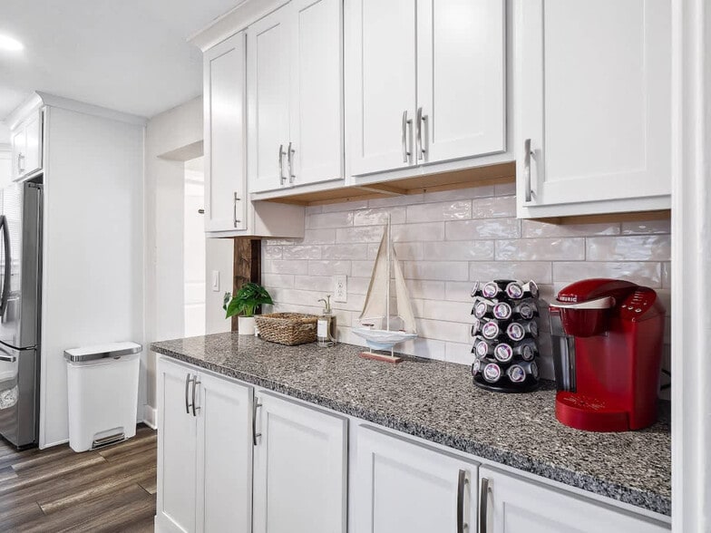 Building Photo - 1610 Cooper Foster Park Rd