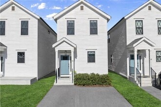 Building Photo - 35 Cottonwood St