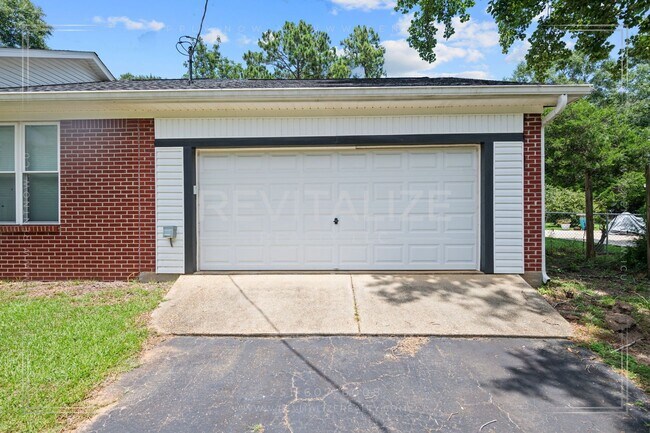 Building Photo - 1357 Repoll Rd