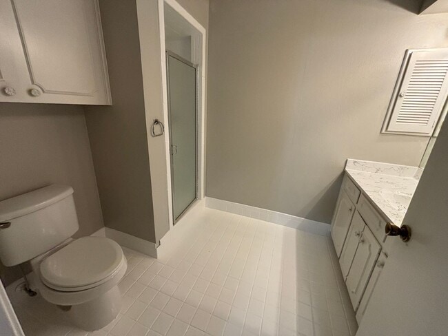 Building Photo - CONDO WITH ALL BILLS PAID