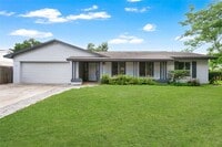 Building Photo - 8644 Sandberry Blvd