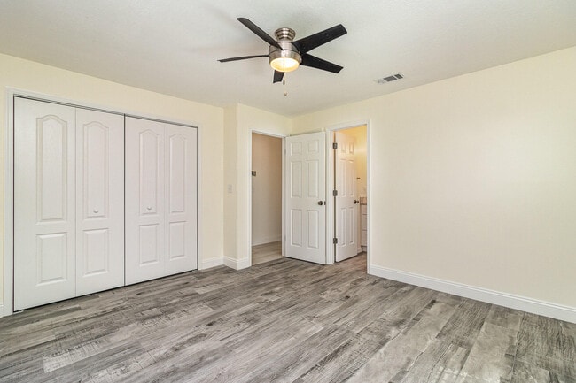 Building Photo - 446 Timberlake Dr