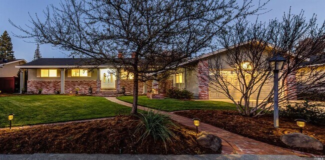 Building Photo - Three Bedroom Single Story Ranch Napa home in Coveted Hidden Valley