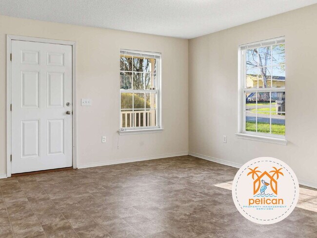 Building Photo - Charming 3-Bedroom Home with Spacious Open Layout – Minutes from Downtown Pensacola!
