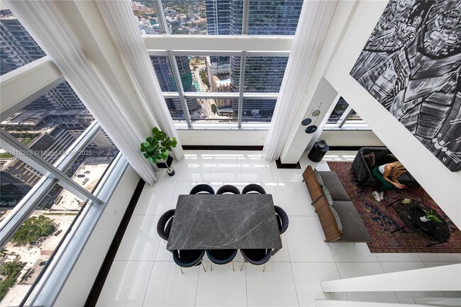 Building Photo - 1395 Brickell Ave
