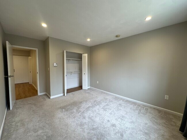 Building Photo - 67 Milliken Ave