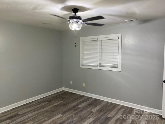 Building Photo - 14550 Waterside Dr