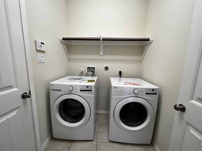 Building Photo - 20718 Laurel Rain Ct