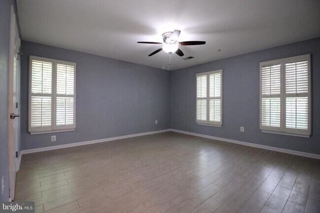 Building Photo - 7500 Calderon Ct