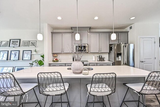 Building Photo - 13821 Litespeed Way