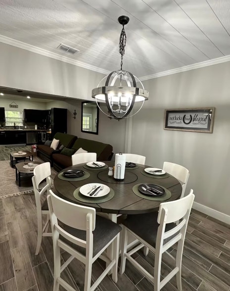 Building Photo - 1135 Red Fox Rd