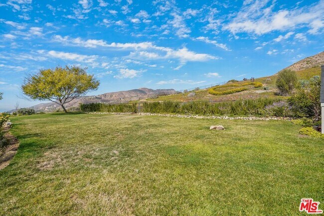 Building Photo - 6277 Sea Star Dr