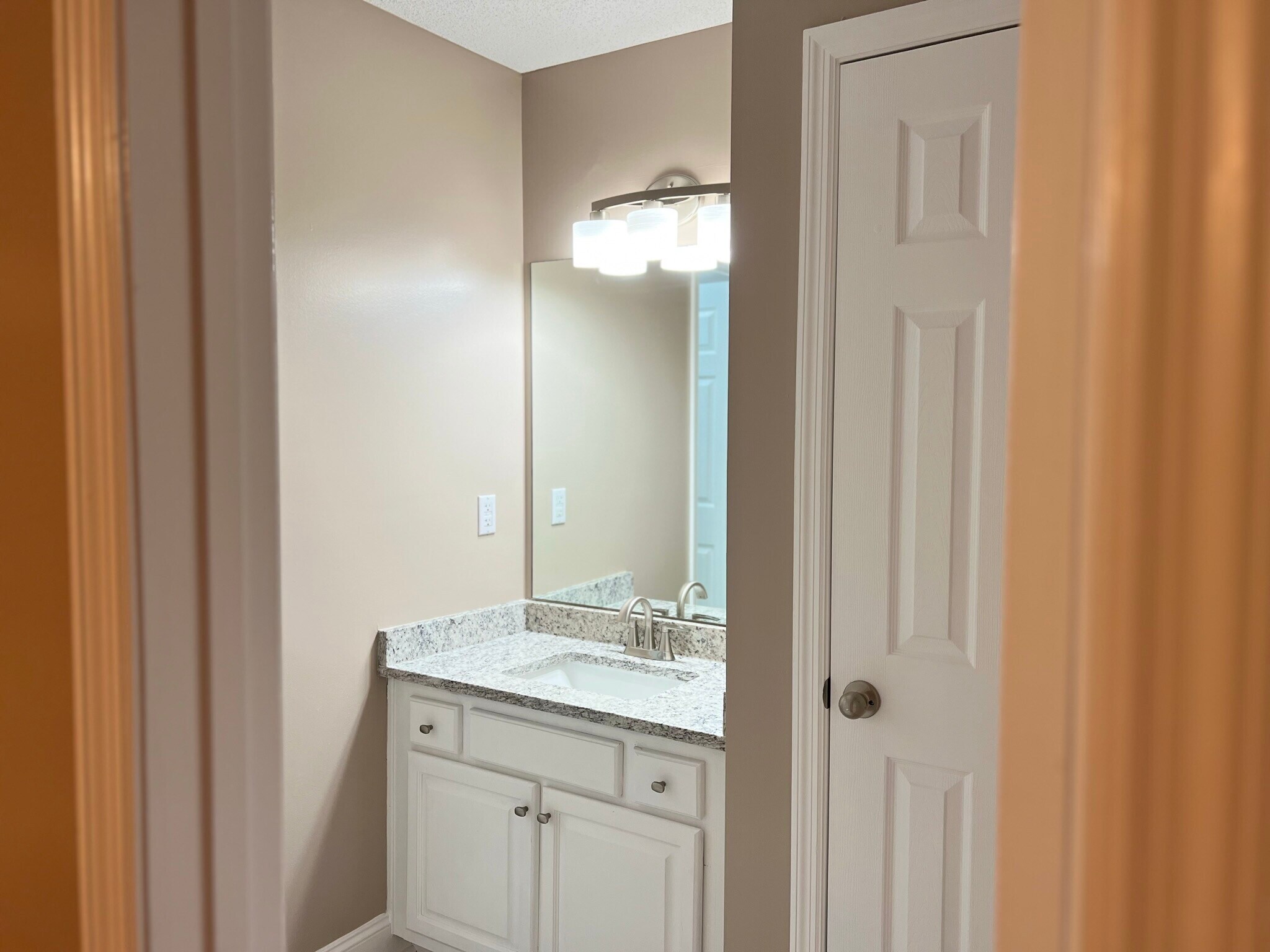 Building Photo - 112 Creekview Trl