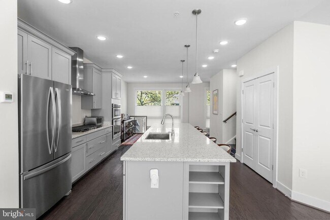 Building Photo - 428 Stabler Ln