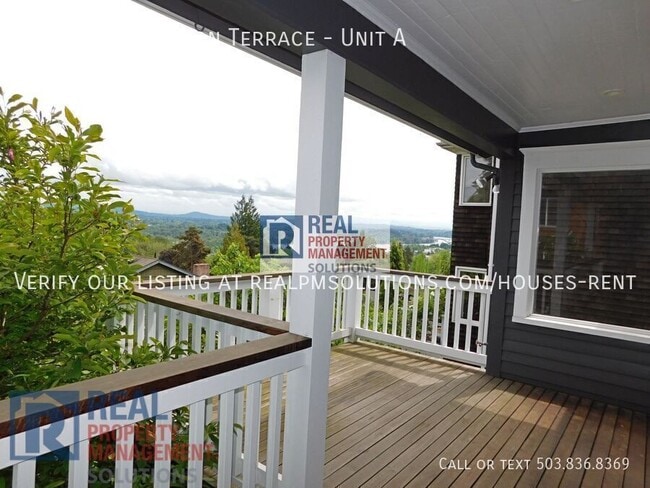 Building Photo - 4322 SW Hamilton Terrace