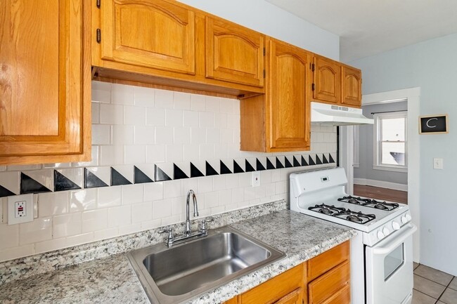 Building Photo - 15 Groom St