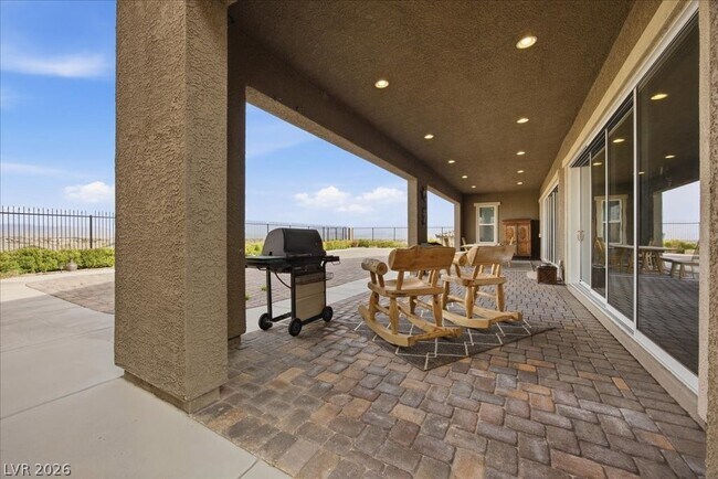 Building Photo - 6248 Carol Butte Ct