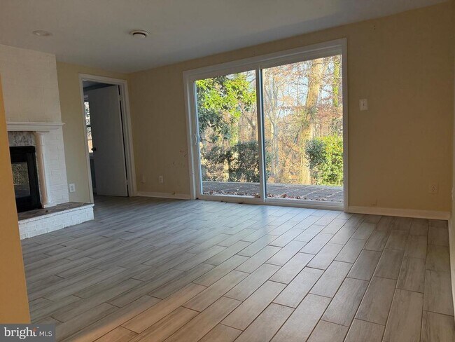 Building Photo - 5206 Easton Dr