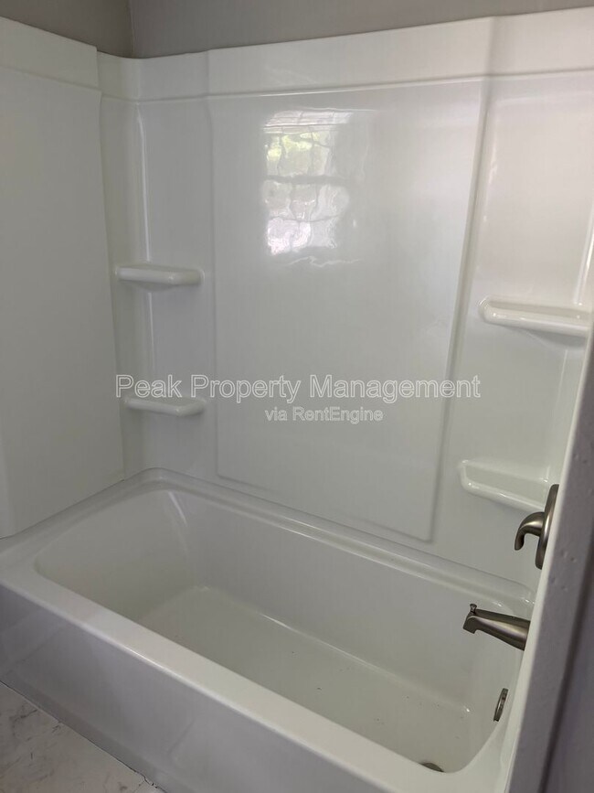 Building Photo - 9014 Weldon Dr