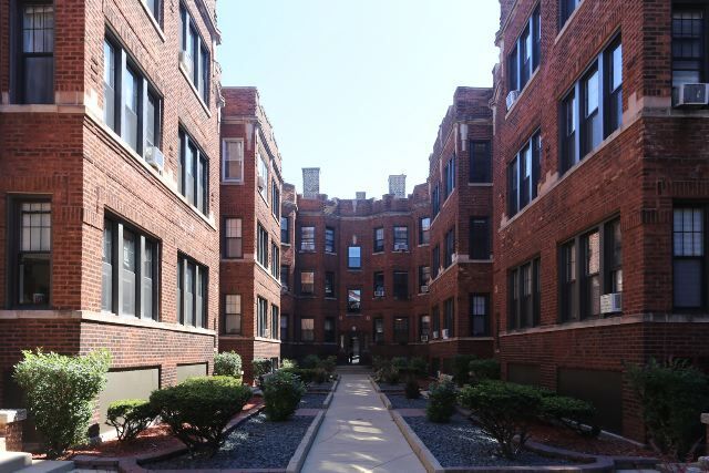 Building Photo - 4450 N Wolcott Ave