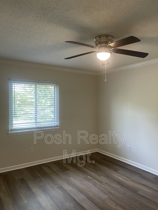 Building Photo - 502 Mystic Dr