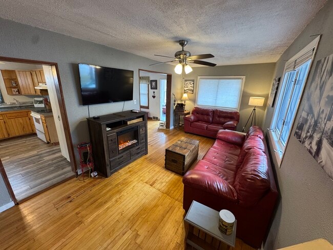 Building Photo - 1205 W Conant St