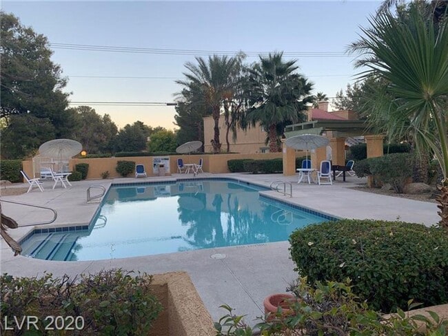 Building Photo - FURNISHED OR UNFURNISHED 2 BED 2 BATH NEAR...