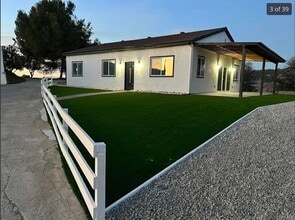 Building Photo - 1533 Avohill Dr