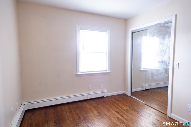 Building Photo - 51 View St W