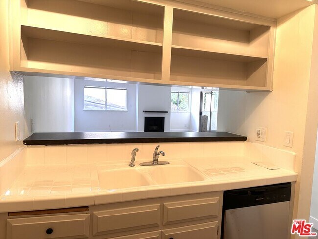 Building Photo - 601 Coeur D Alene Ave