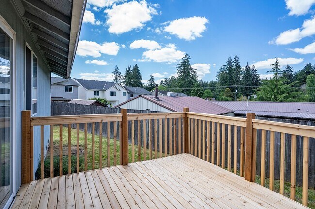 Building Photo - Exquisite 3-bedroom, 2-full bath Home in Puyallup
