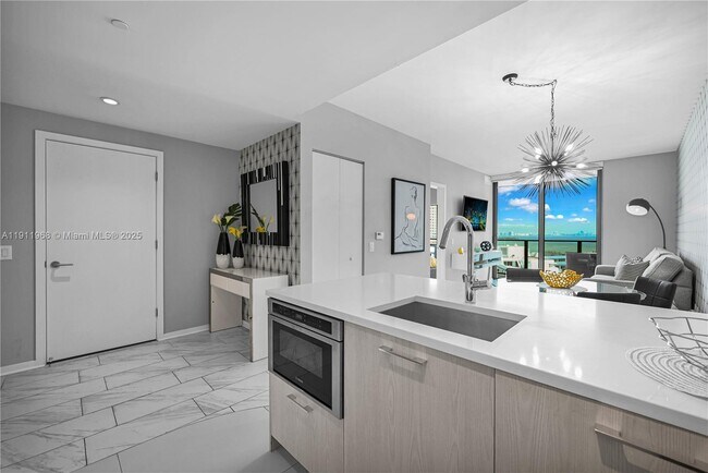 Building Photo - 501 NE 31st St