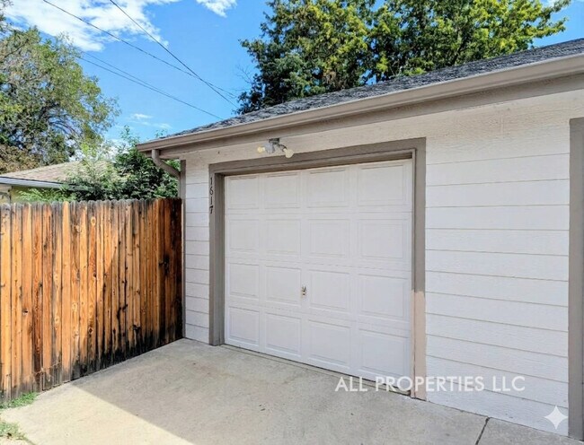 Building Photo - 1617 W 39th Ave