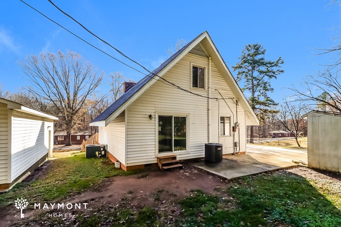 Building Photo - 1024 Seneca Rd