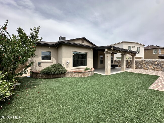 Building Photo - 13108 Round Ridge