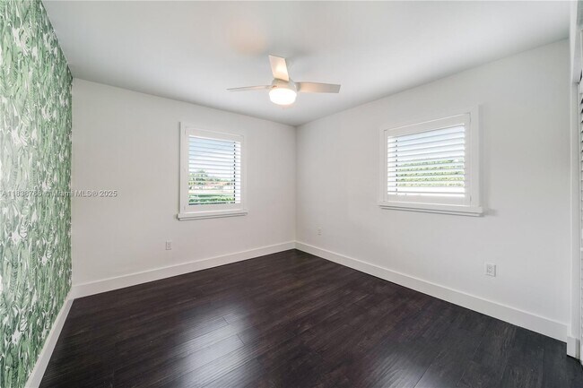 Building Photo - 6700 SW 49th Terrace
