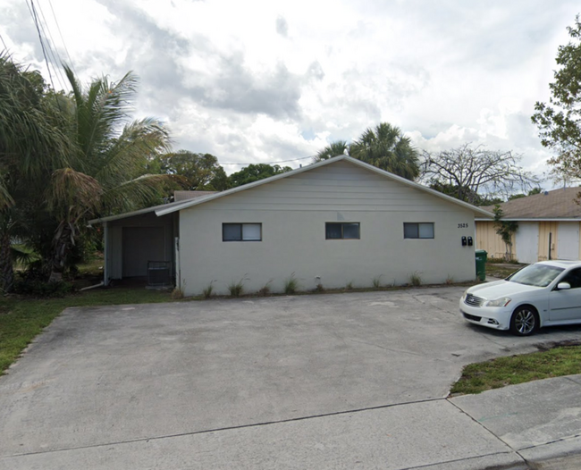 Building Photo - 3525 Avenue J
