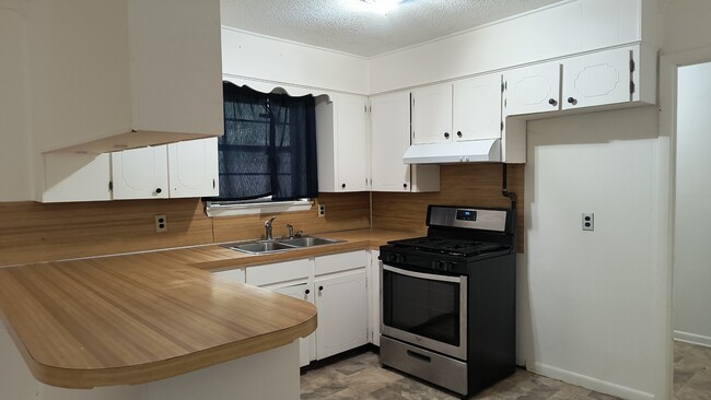 Building Photo - 1205 Ruby Dr