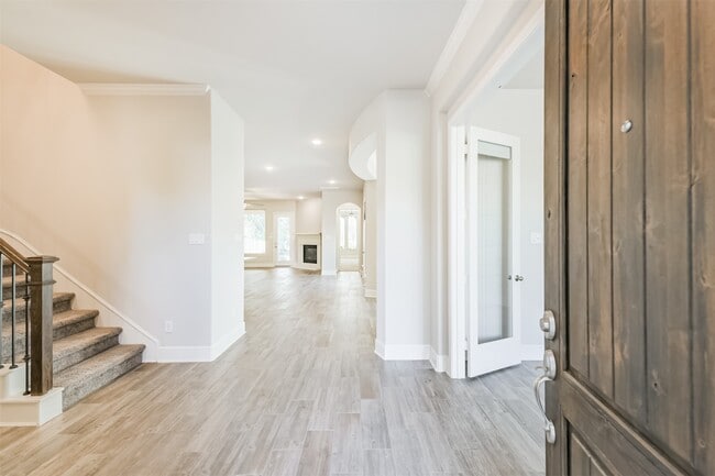 Building Photo - 210 Liatris Ct