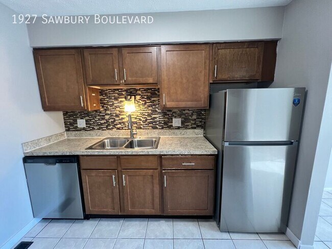 Building Photo - 1927 Sawbury Blvd