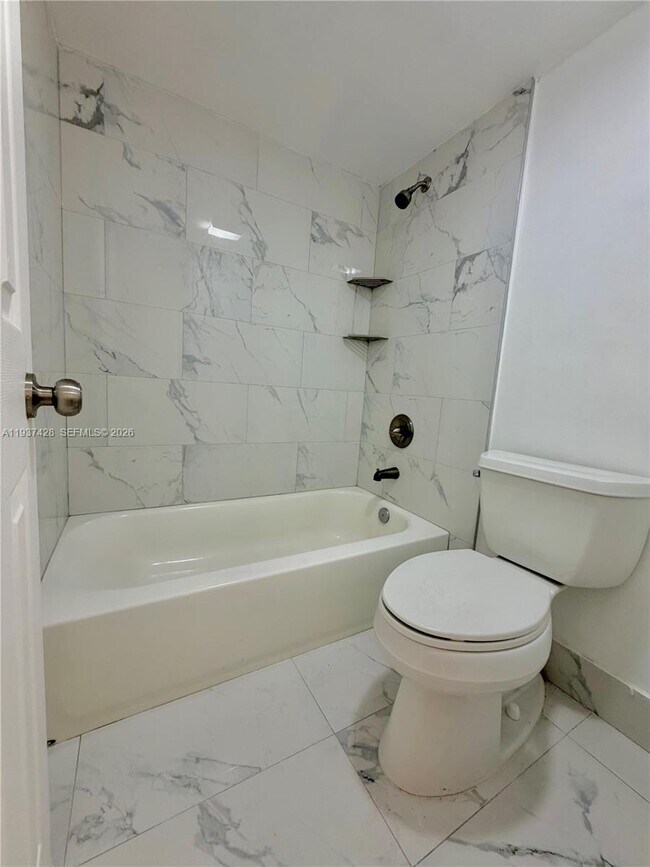 Building Photo - 2320 S Cypress Bend Dr