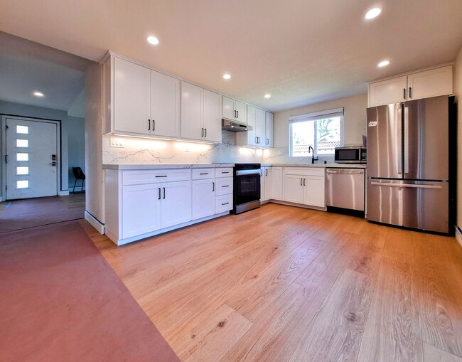 Building Photo - Beautifully Remodeled 3bd Single Story House: Everything Brand New!